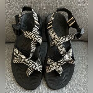 Chaco sandal with toe loop. Size 8. Excellent condition.